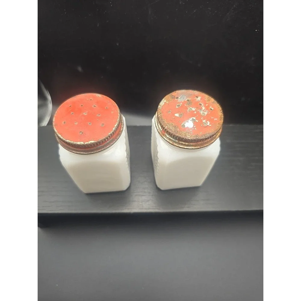 Vintage Art Deco Fan Milk Glass Metal‎ Cap Salt and Pepper Shakers